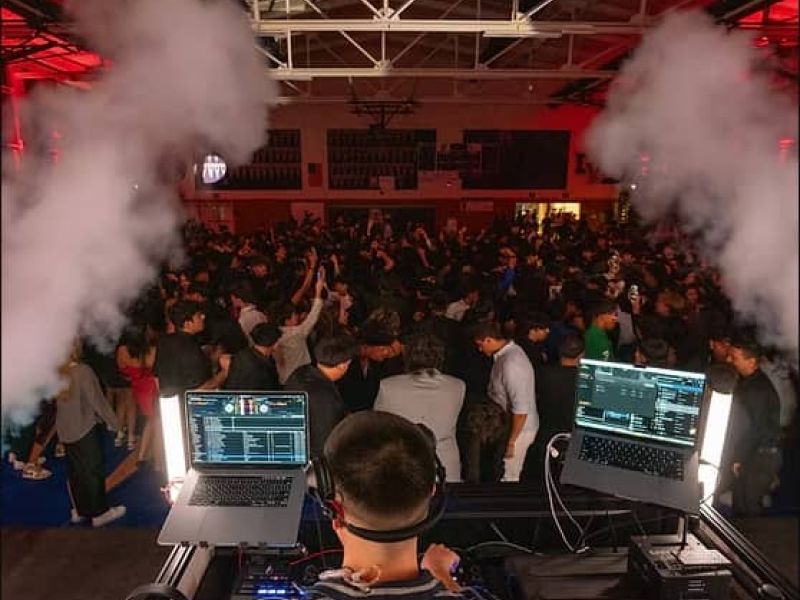 Zhaldees eats and beats